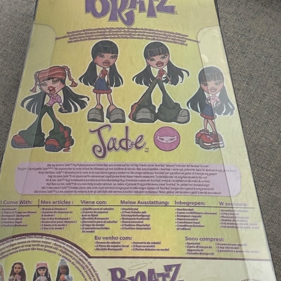 Bratz 20 Yearz Special Anniversary Fashion Doll Jade with Acessories - Picture 2 of 2